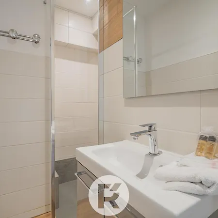 R'apparts T4 L'atypique Apartment